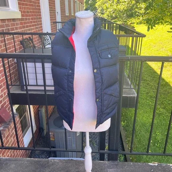 Lands End Kids Puffer Vest Size Medium - Picture 5 of 10